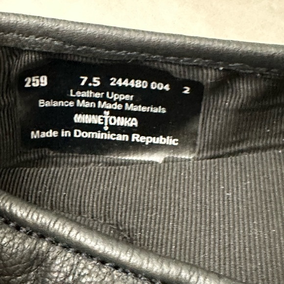 Women’s Minnetonka Anna 11 (Black Flats) - Picture 4 of 6